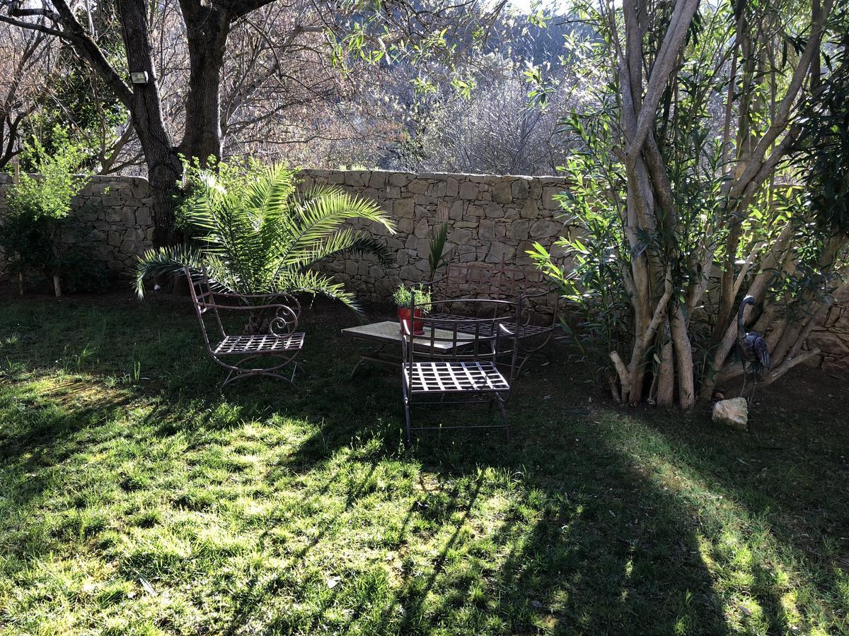 Auberge De Pachoquin Meounes-les-Montrieux Zewnętrze zdjęcie